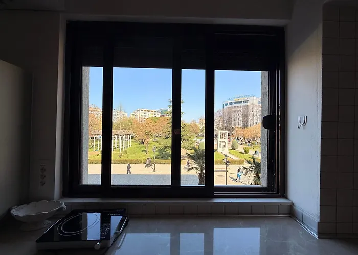 Διαμέρισμα Center *